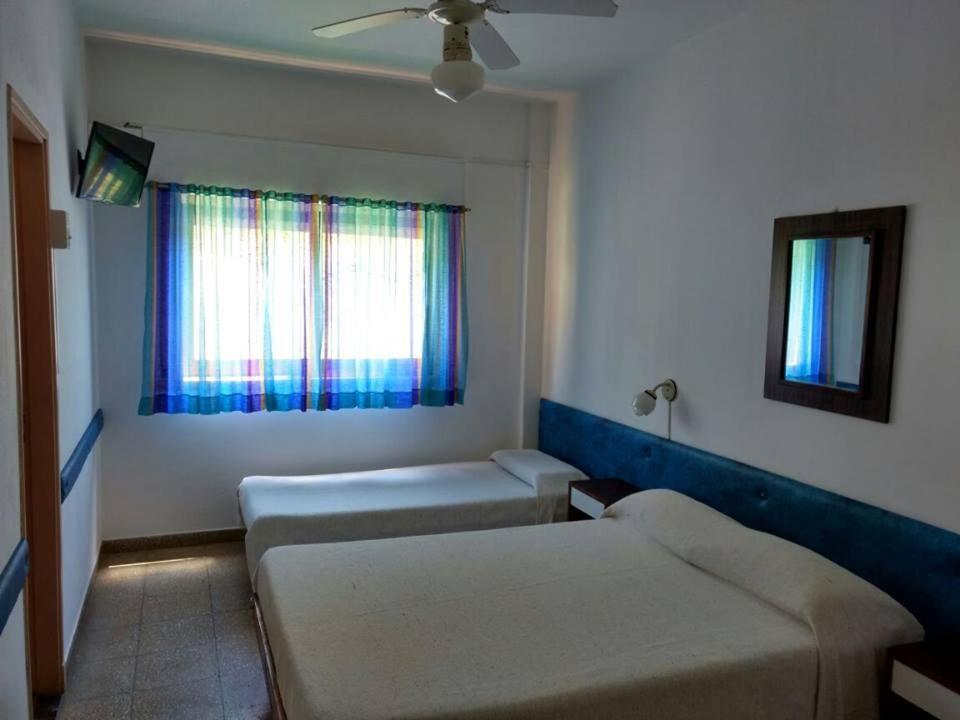 Hotel Acuario Mar de Ajó エクステリア 写真